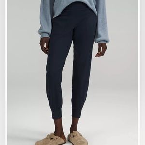 Lululemon women’s align high rise joggers true navy size 4